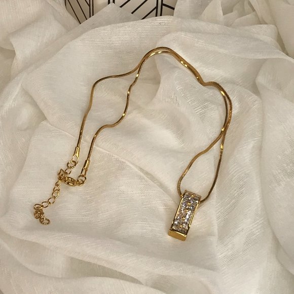 Necklace | Gold Tone & Crystal Pendant - Picture 5 of 11